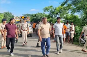 ट्रक से टकराई ऑटो, इंजीनियरिंग कॉलेज के चार छात्रों की मौत