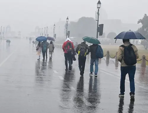 Weather : दिल्ली-एनसीआर में झमाझम बारिश से जनजीवन प्रभावित