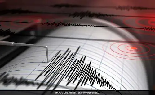 National : हरियाणा में  डाेली धरती, 3.2 तीव्रता का भूकंप, दिल्ली में भी झटके