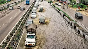 Weather : यूपी में भारी बारिश से कई शहर जलमग्न, महाराष्ट्र में ऑरेंज अलर्ट