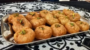 Recipe: घर पर बनाएं हलवाई जैसा मक्खन वड़ा, यहां देखिए आसान रेसिपी