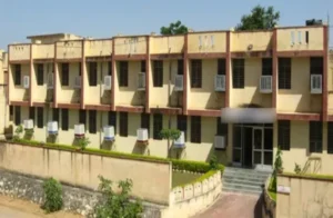 Mancherial : छात्रावासों की खराब निगरानी के लिए अधिकारी आलोचनाओं के घेरे में