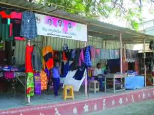 शहरी योजना के तहत स्ट्रीट वेंडर्स को एसएचजी-शैली का मिलेगा समर्थन
