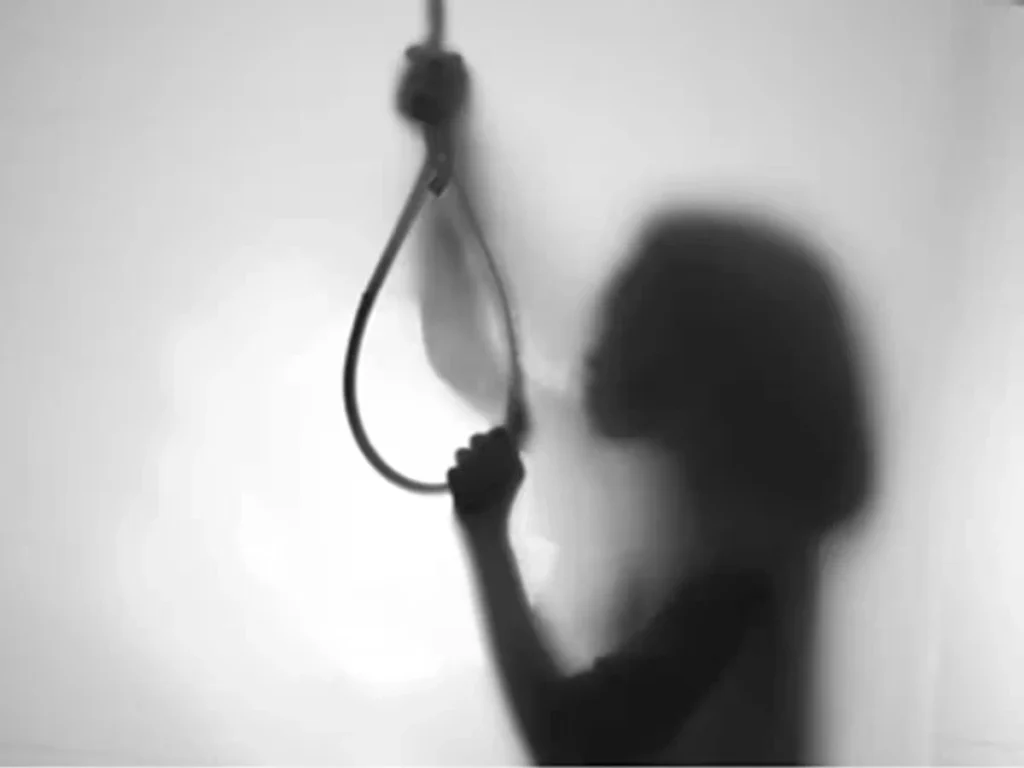 Suicide : कस्तूरबा स्कूल में दसवीं कक्षा की छात्रा ने की आत्महत्या