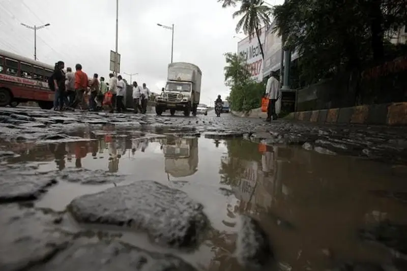 Hyderabad: तेलंगाना के सड़कों की हालत खराब