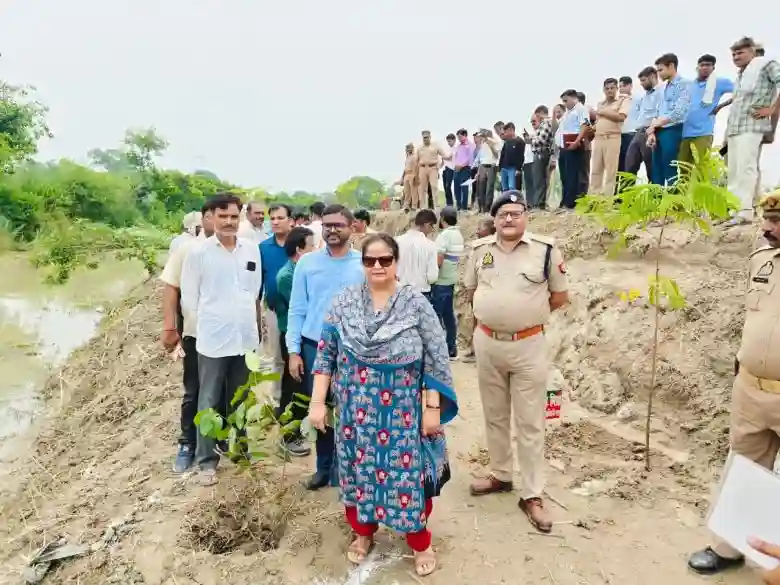 Lucknow : 82 नदियों के किनारे पौधरोपण महा अभियान के तहत रोपे गए दो करोड़ 14 लाख पौधे