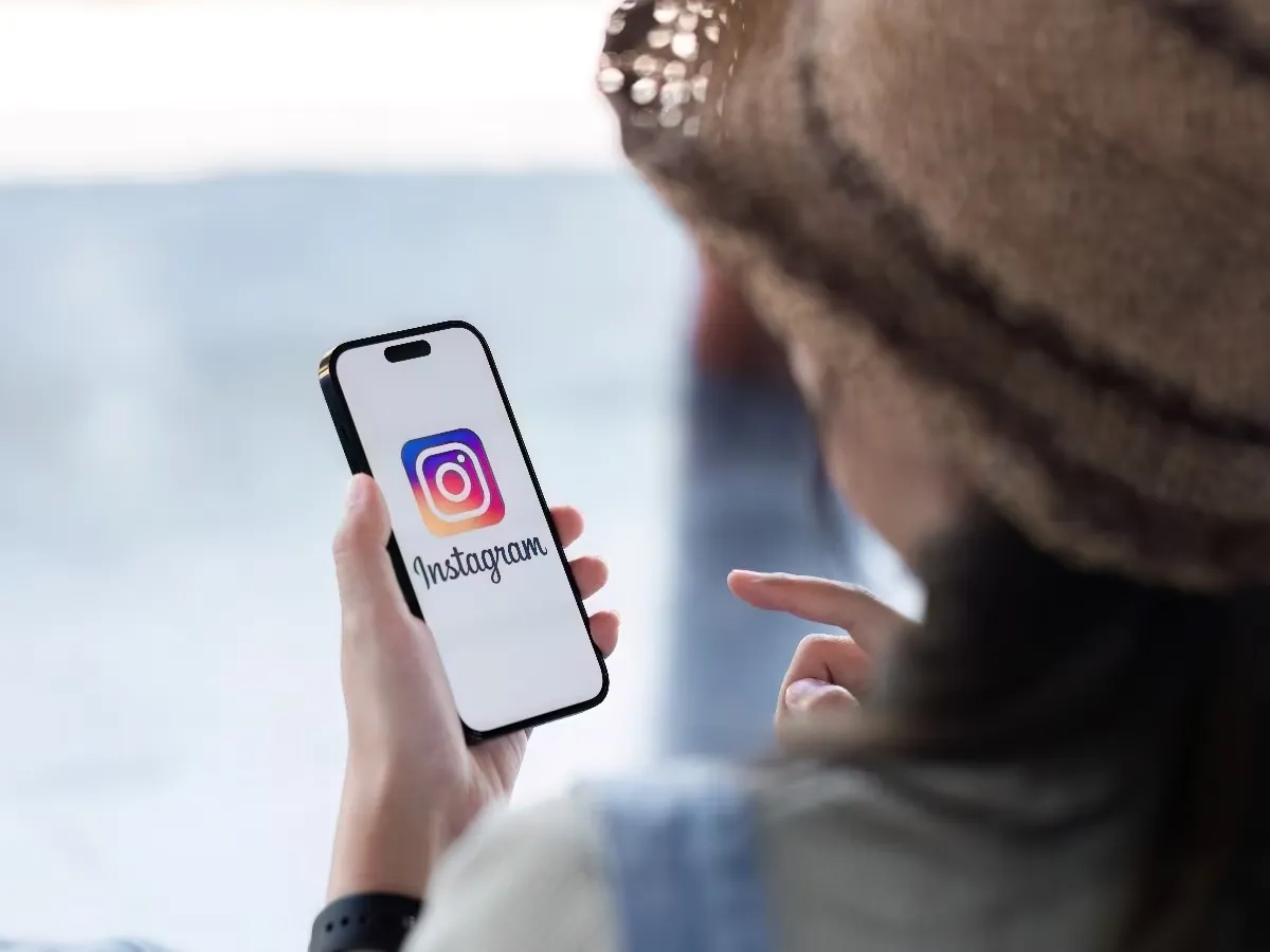 महिला ने नलगोंडा बस स्टैंड पर बच्चे को छोड़ा