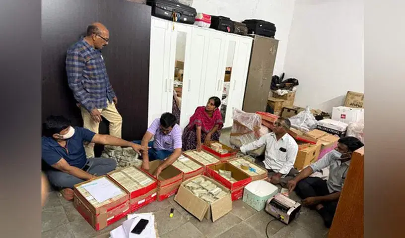 Action : आंध्र प्रदेश शराब घोटाले में 11 करोड़ रुपये जब्त