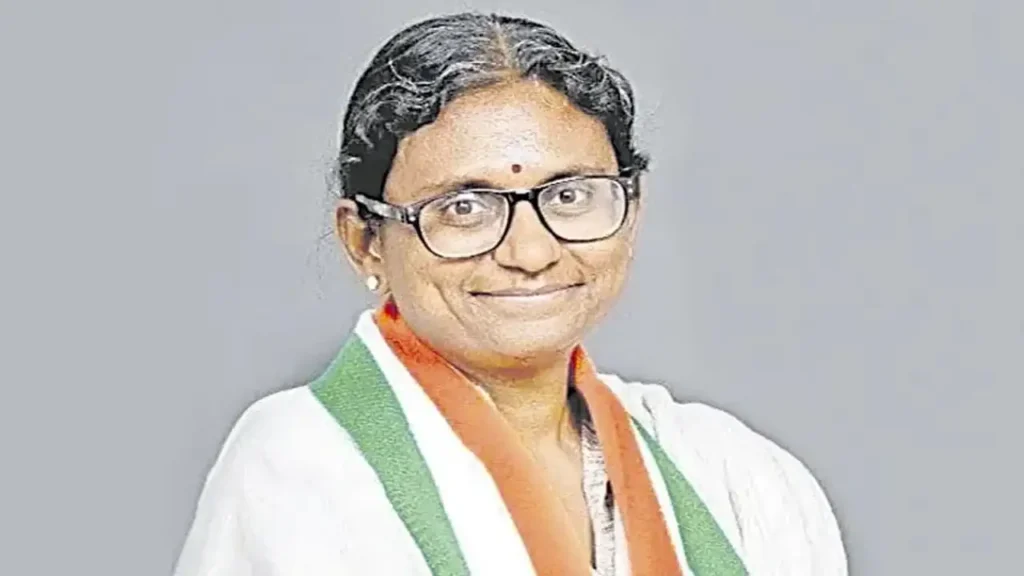 Politics : मीनाक्षी नटराजन की पदयात्रा के उद्देश्य को लेकर छीड़ी बहस