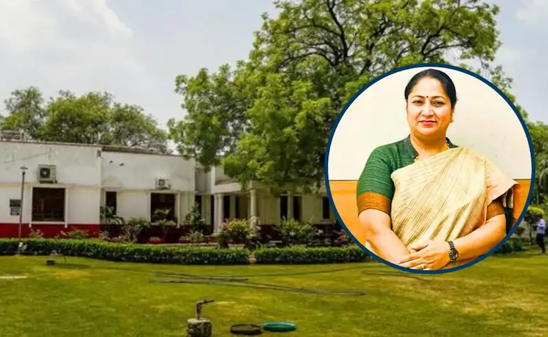 Delhi: सरकार ने सीएम गुप्ता के आधिकारिक आवास के लिए 60 लाख का टेंडर किया रद्द