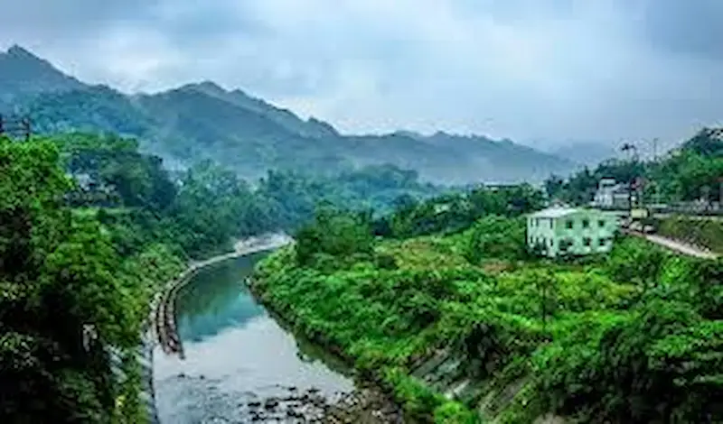 Travel Tips: सुकून की तलाश इस हिल स्टेशन पर आकर होगी ख्त्म