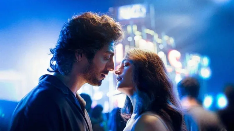 Bollywood: बॉक्स ऑफिस पर सैयारा ने की रिकॉर्ड तोड़ कमाई