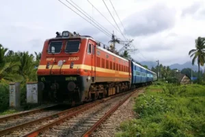 Kothagudem : स्टेशन का काम धीमी गति से चलने से यात्रियों को परेशानी