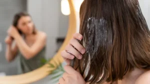 Hair Care Tips: हेयर मास्क बनाते समय आप भी करती हैं ये गलतियां तो हो जाएं सावधान