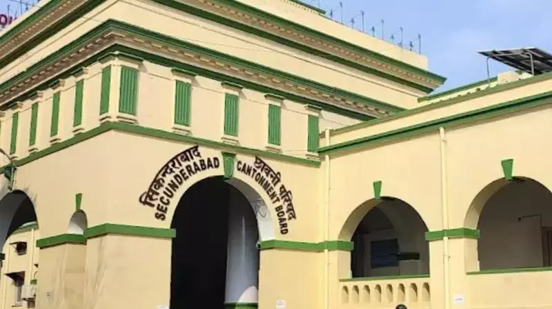Hyderabad : सिकंदराबाद छावनी बोर्ड ने छतों पर लगे होर्डिंग्स हटाने का फैसला