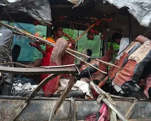 Jharkhand : देवघर में कांवरियों से भरी बस दुर्घटनाग्रस्त, 5 श्रद्धालुओं की मौत