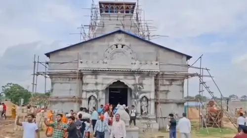 Kedarnath : उत्तर प्रदेश में हूबहू ‘केदारनाथ’ मंदिर बनाने पर मचा बवाल