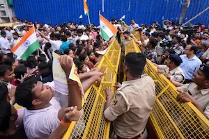 Patna: डोमेसाइल पॉलिसी पर पटना में छात्रों का हंगामा, पुलिस ने खदेड़ा