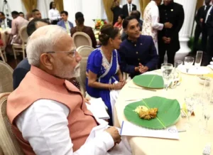 Tobago : पीएम मोदी को पत्ते पर परोसा गया दाल, चावल व सब्जी! 