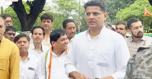 National : चैतन्य व लखमा से मिले सचिन, कहा – कांग्रेस एक कदम पीछे नहीं हटेगी