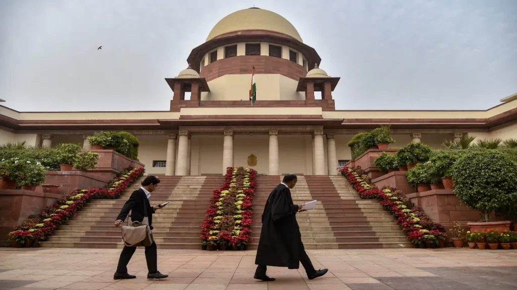 SIR: ‘धरती पर किसी भी दस्तावेज को बनाया जा सकता है जाली’ SC