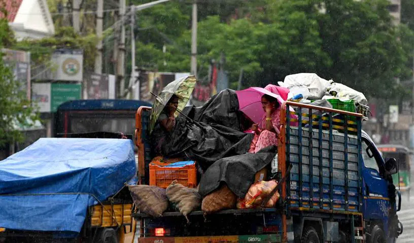 Heavy Rain : हैदराबाद और आसपास के जिलों में भारी बारिश जारी