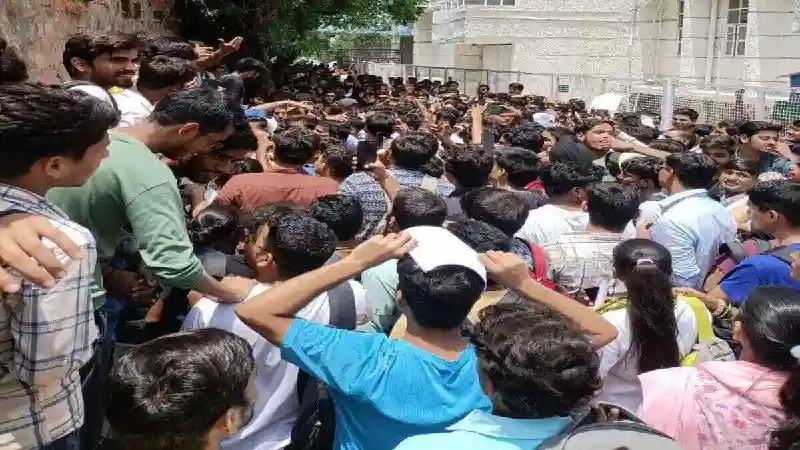 SSC Phase 13 Re-Exam 2025: छात्रों का दर्द, “एसएससी नहीं सुधरेगा, कोई उम्मीद नहीं”