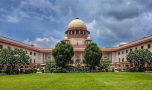 ऑफिस आते-जाते समय दुर्घटना को ड्यूटी के दायरे में माना जाएगा: Supreme Court