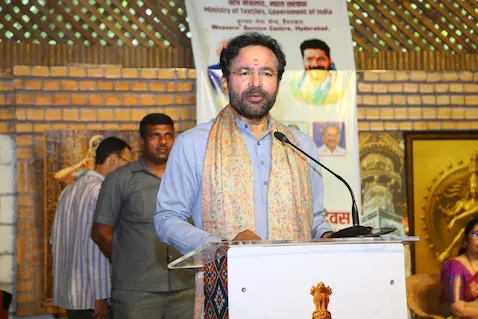 Handloom : केंद्रीय मंत्री ने हथकरघा क्षेत्र में प्रगति की सराहना की