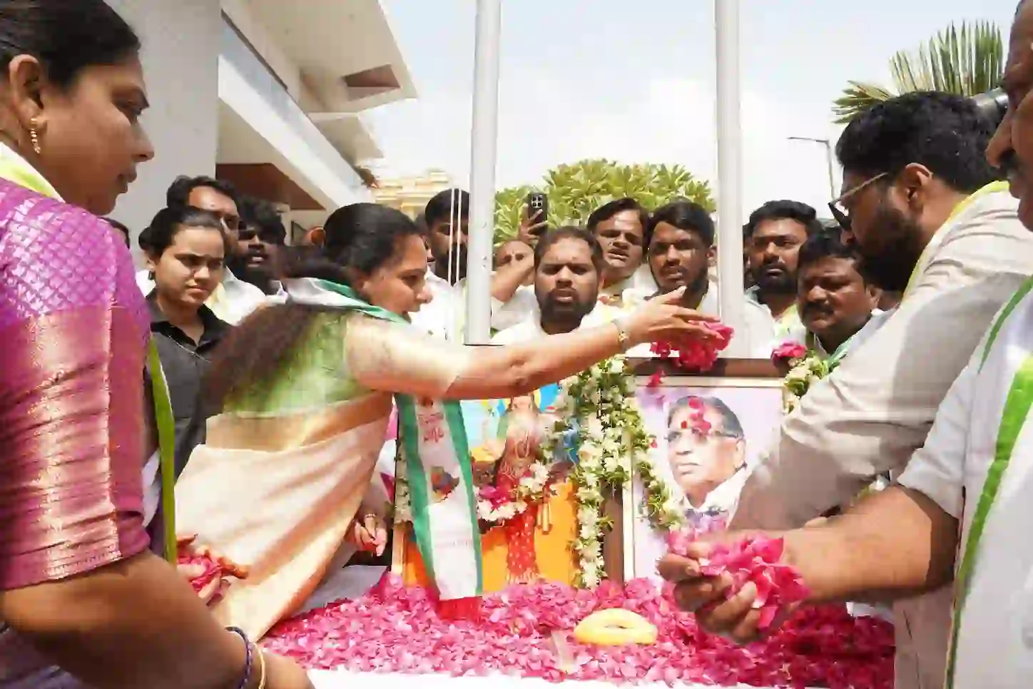 कविता ने तेलंगाना जागृति को सामाजिक क्रांति का उत्प्रेरक घोषित किया