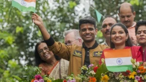 Shubhanshu Shukla; लखनऊ में भव्य वापसी: बच्चों ने की अगवानी, 20 किमी का रोड शो