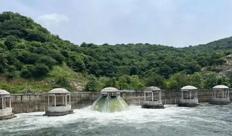 Kaleshwaram : सिंचाई अधिकारियों ने येल्लमपल्ली से कालेश्वरम का आंशिक संचालन फिर से शुरू किया