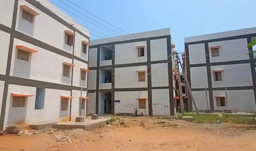 Khammam : कांग्रेस सरकार ने की आवासों के निर्माण और लाभार्थियों को आवासों के हस्तांतरण की उपेक्षा