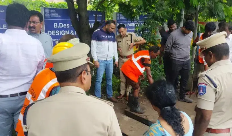 Rainfall : जीएचएमसी ने बारिश के बाद तेजी से शुरू किया राहत कार्य