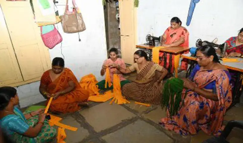 Karimnagar : महिला स्वयं सहायता समूहों की निरक्षर और स्कूल छोड़ चुकी सदस्यों को मिलेगी शिक्षा