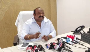 Karimnagar : निवासियों को नोटिस मिलने पर प्रदर्शन