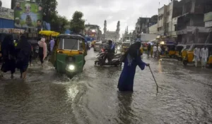 Hyderabad weather : मध्यम बारिश के साथ तेज़ बारिश का अनुमान