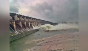 flood warning : श्रीराम सागर परियोजना में भारी जल प्रवाह, गोदावरी नदी में बाढ़