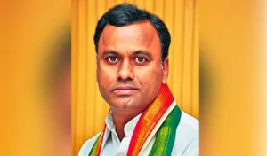 Politics : आंध्र प्रदेश के ठेकेदारों पर कार्रवाई नहीं कर रहे सीएम : कोमाटीरेड्डी राजगोपाल रेड्डी