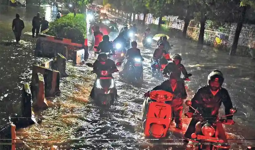 Karimnagar : पूर्ववर्ती करीमनगर जिले में भारी बारिश