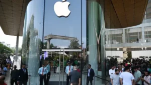 Apple: एप्पल का भारत में विस्तार जारी रहेगा