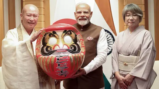 Daruma Doll: प्रधानमंत्री मोदी को तोहफे में मिली दारुमा गुड़िया