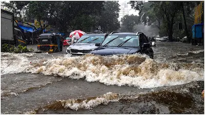Weather : भारी बारिश से मुंबई बेहाल, कई सड़कें हुई जलमग्न, रेल सेवा प्रभावित