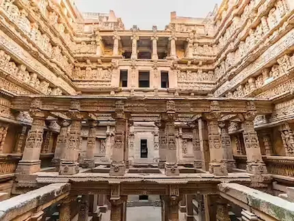 Tourist Places : रानी की वाव, एक चमत्कार जमीन के नीचे!