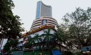 Stock Market : बाजार में हल्की तेजी, सेंसेक्स 100 अंक चढ़ा, निफ्टी स्थिर