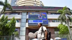 Stock Market : बाजार में गिरावट, सेंसेक्स 166 अंक टूटा