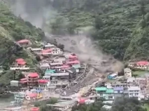 Uttarkashi : उत्तरकाशी में भीषण बादल फटा, धराली में 30 सेकेंड में तबाही