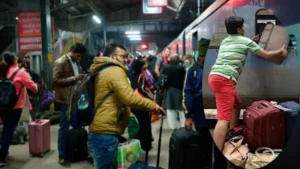 Weigh Luggage: रेलवे स्टेशन पर भी सामान तौलने की तैयारी
