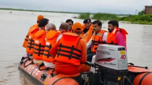 Flood: बाढ़ पीड़ितों की मसीहा बनी योगी सरकार, अब तक 47 हजार से अधिक लोगों को राहत