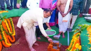 Nalgonda: कोमटिरेड्डी ने युवा भारत एकीकृत आवासीय विद्यालय की आधारशिला रखी